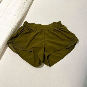 Lululemon Hotty Hot 2.5” Shorts